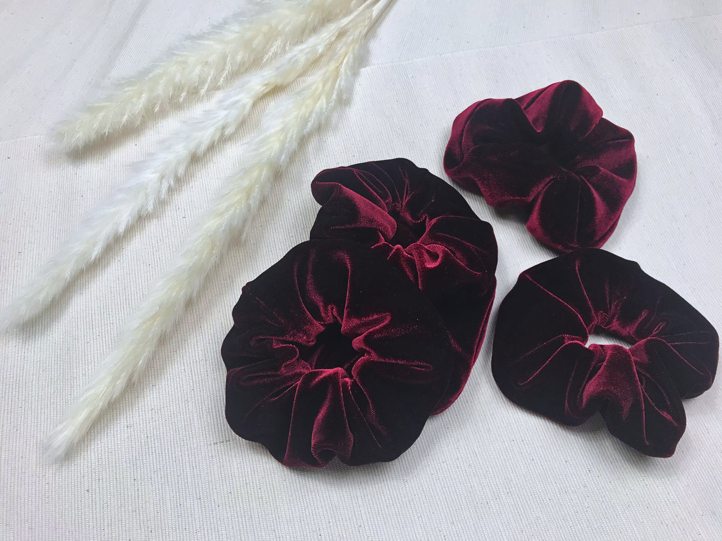 Edler Scrunchie aus dunkelrotem Nickisamt | Haargummi | Haarband | fair produziert | Einzeln | Kuschelweich | X-MAS | Retro | Geschenkidee
