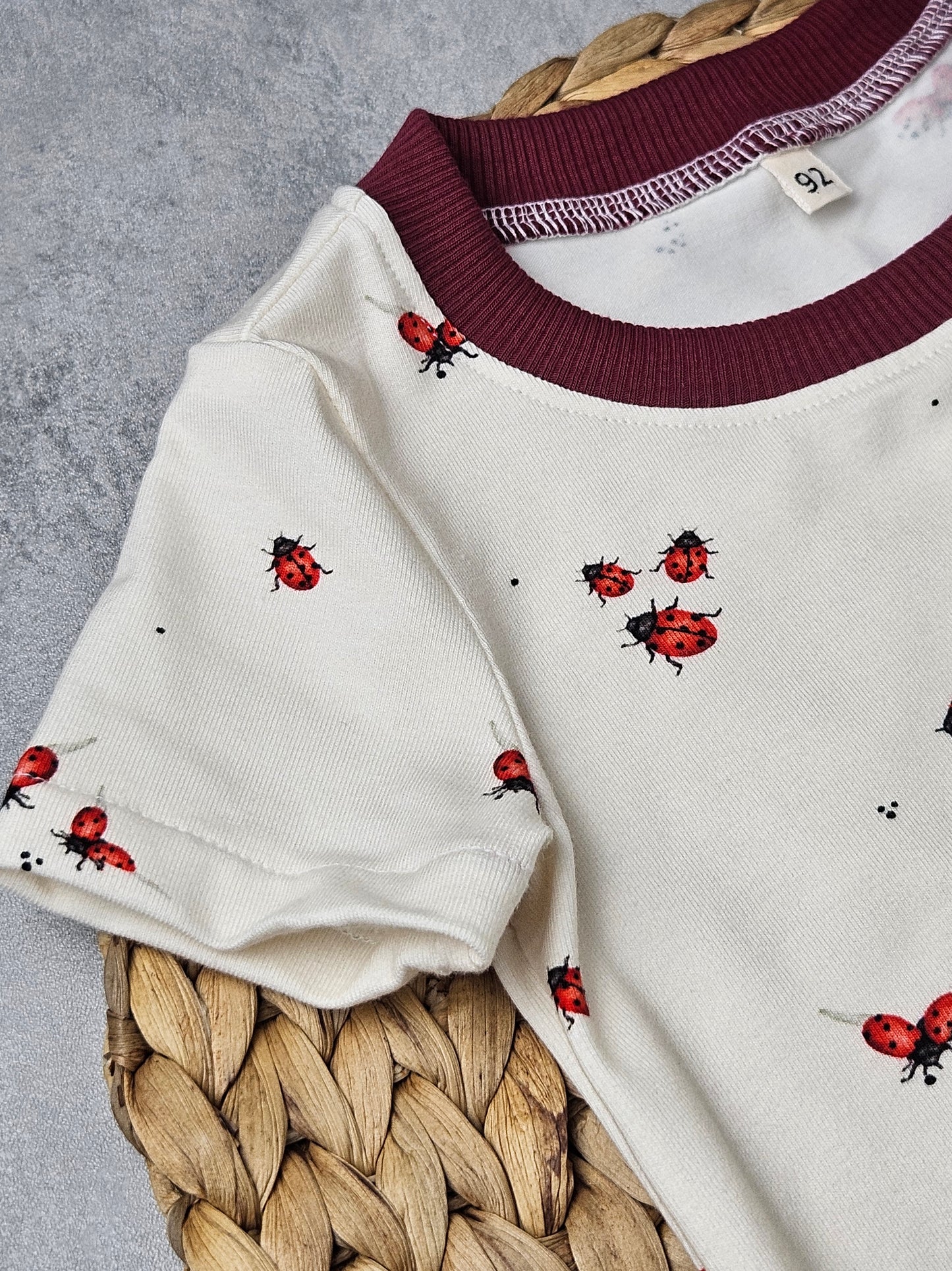 Kindershirt mit Marienkäfern