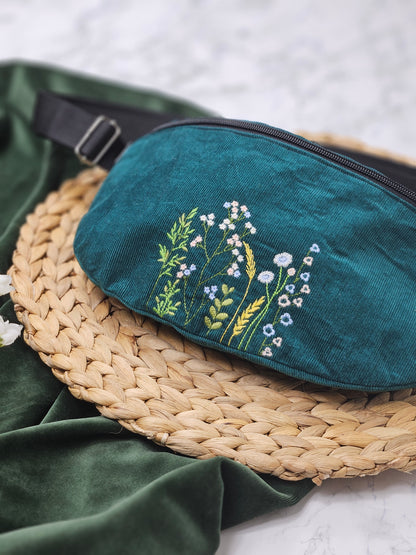 Gürteltasche petrol mit Wildblumenmotiv