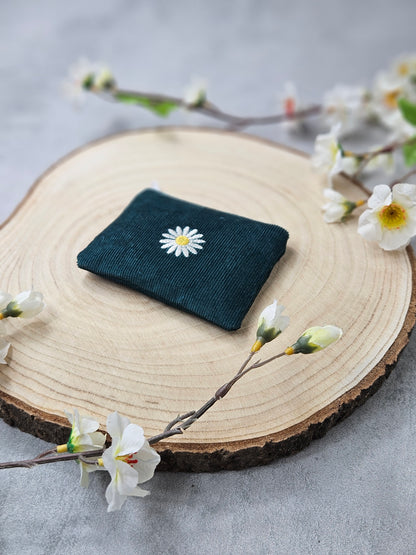 Mini Portemonnaie mit Gänseblümchenstickerei