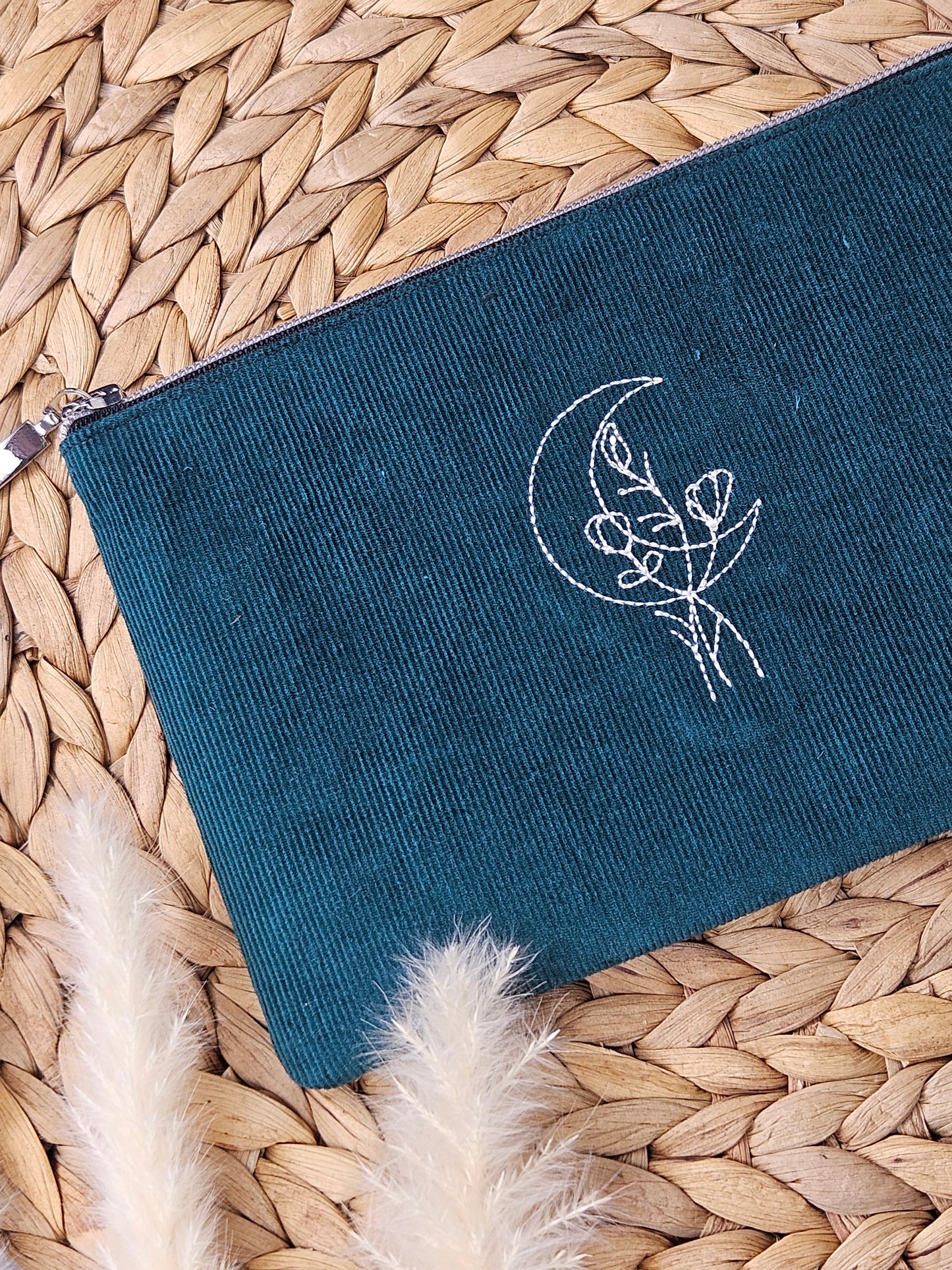 Kosmetiktasche Feincord mit Mondstickerei