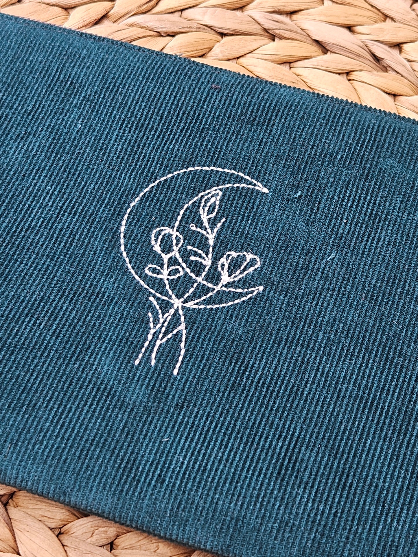 Kosmetiktasche Feincord mit Mondstickerei