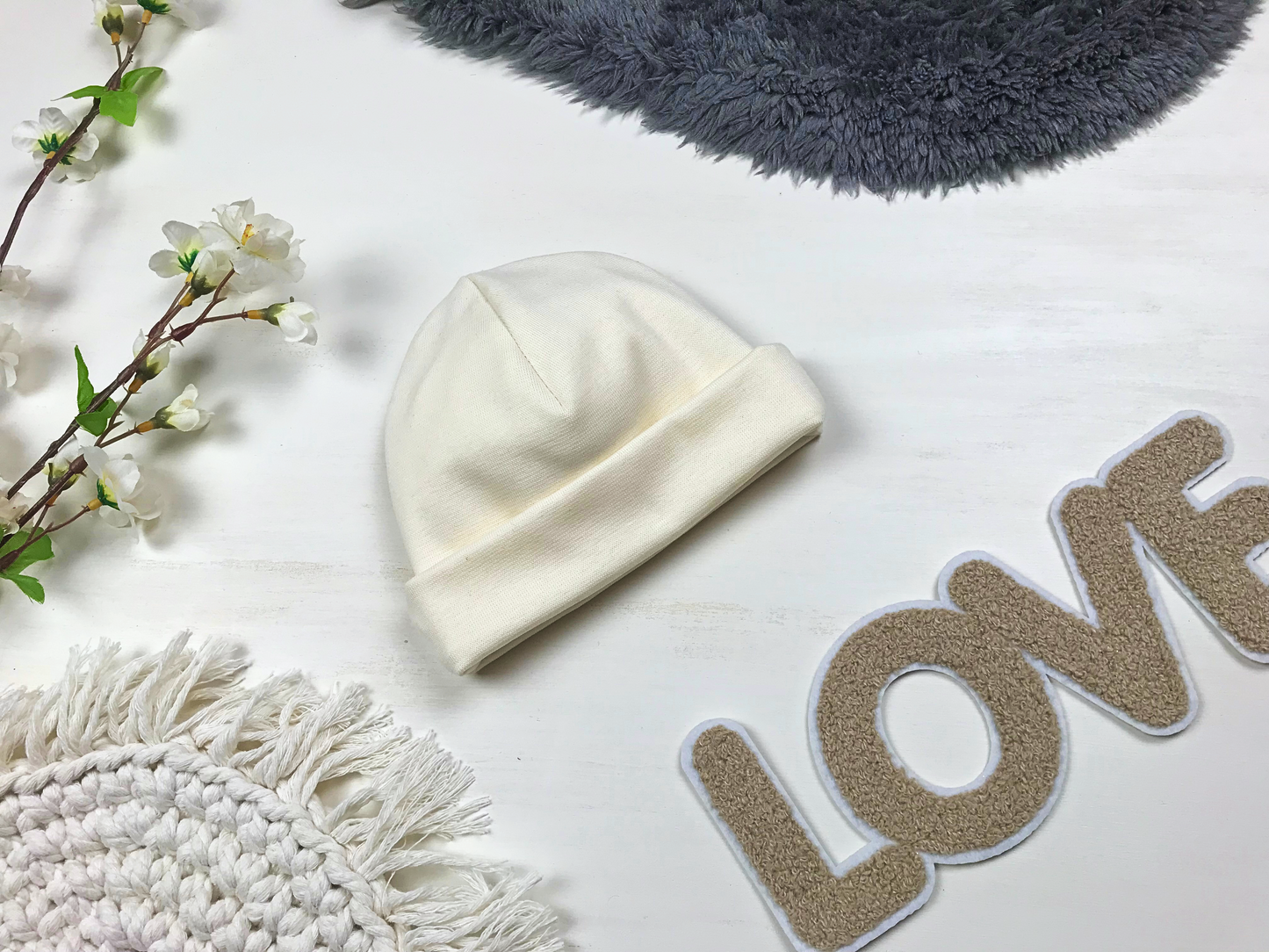 Babymütze in rot und weiß optional mit Label