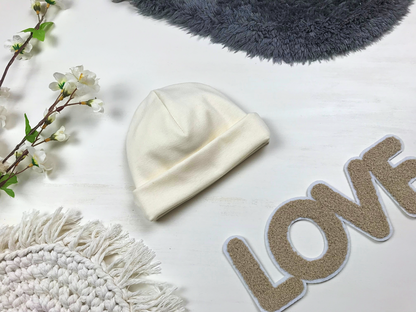 Babymütze in rot und weiß optional mit Label