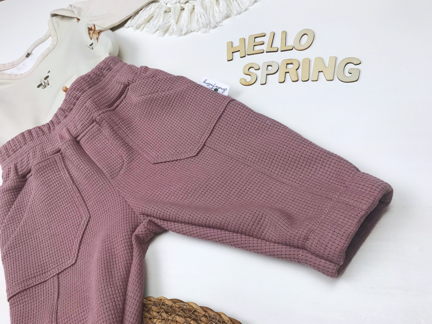 Kinderset Hose altmauve und Blumenbody oder Hasenbody