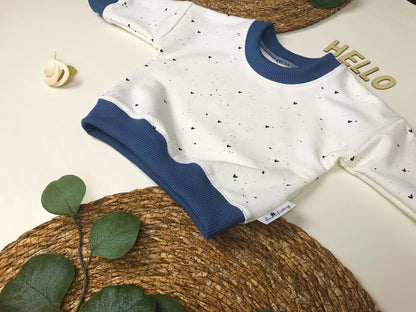 Baby- und Kleinkindpullover mit Herzen
