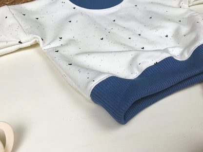 Baby- und Kleinkindpullover mit Herzen