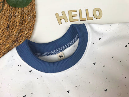 Baby- und Kleinkindpullover mit Herzen