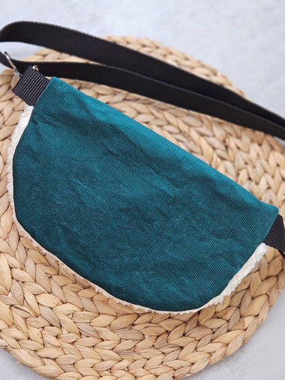 Rückseite Bauchtasche aus Bio Feincord