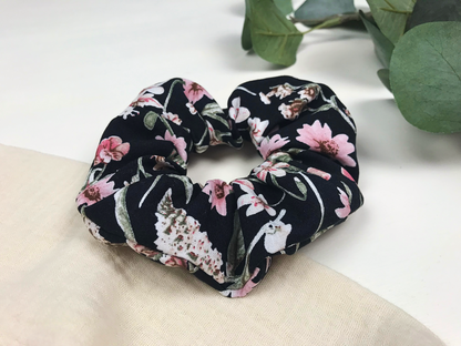 Scrunchie mit Blumendruck | Haaraccessoires für Mädchen und Damen | Blumenscrunchie | Haargummi | Haarband