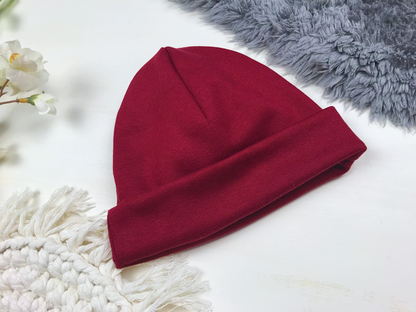 Babymütze in rot und weiß optional mit Label