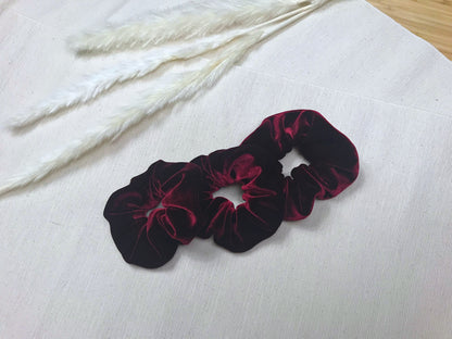 Edler Scrunchie aus dunkelrotem Nickisamt | Haargummi | Haarband | fair produziert | Einzeln | Kuschelweich | X-MAS | Retro | Geschenkidee