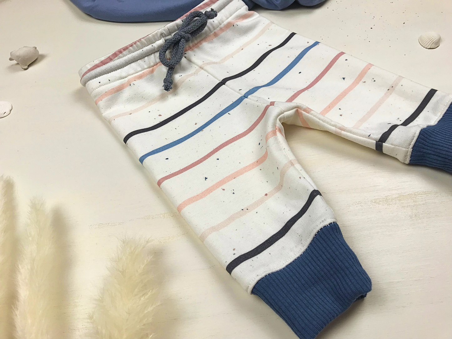 Baggyhose mit Streifen für Babys und Kleinkinder