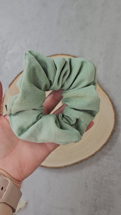 Scrunchie Feincord Hellgrün