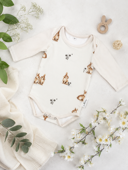 Babybody mit Kaninchenmotiv