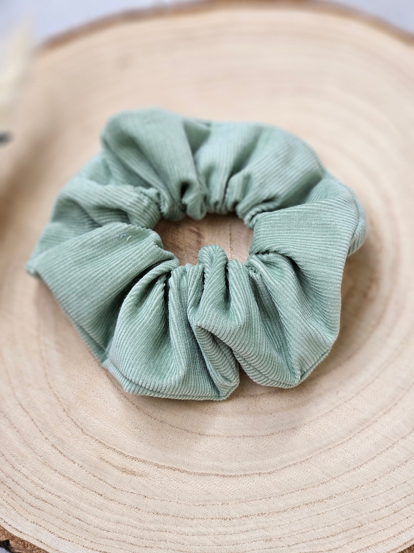 Scrunchie Feincord Hellgrün