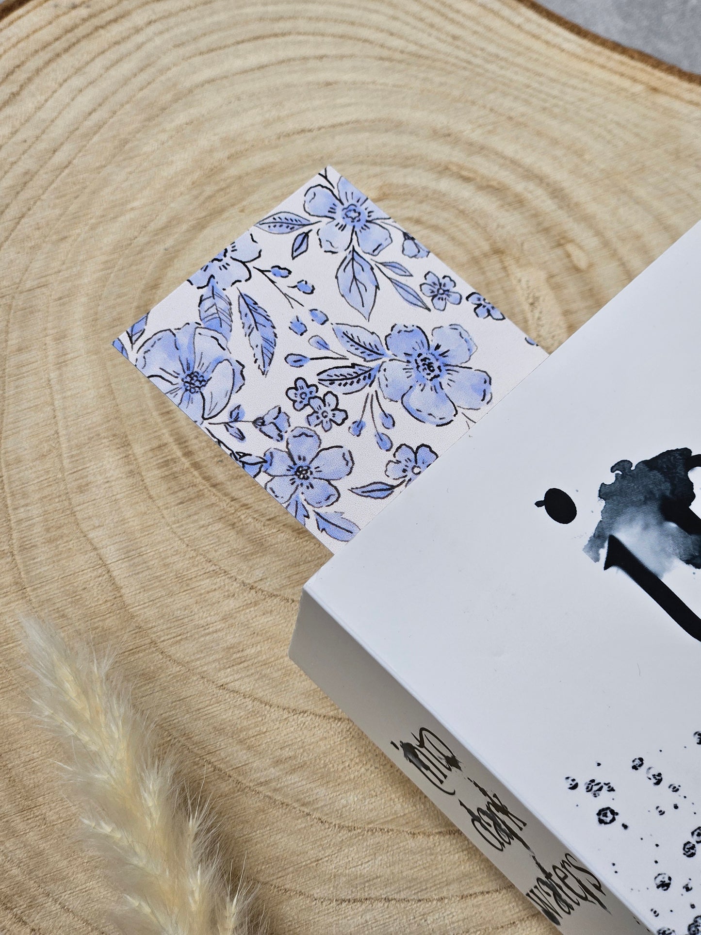 Lesezeichen blaue Blumen