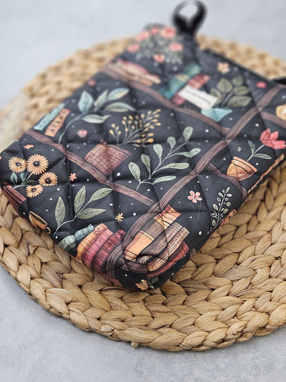 Buchhülle schwarz Bücher und Pflanzen