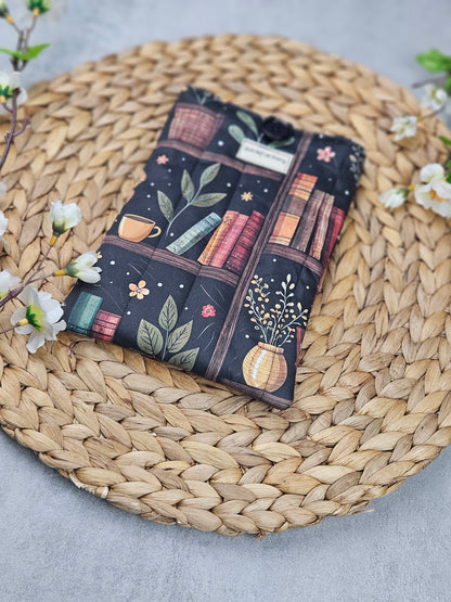 Kindlehülle mit Büchermotiv