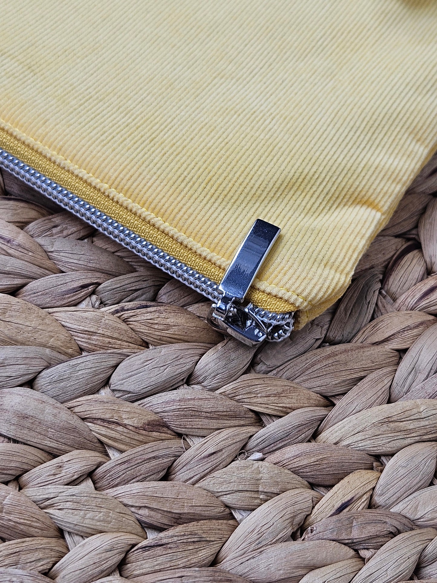 silberner_Reißverschluss